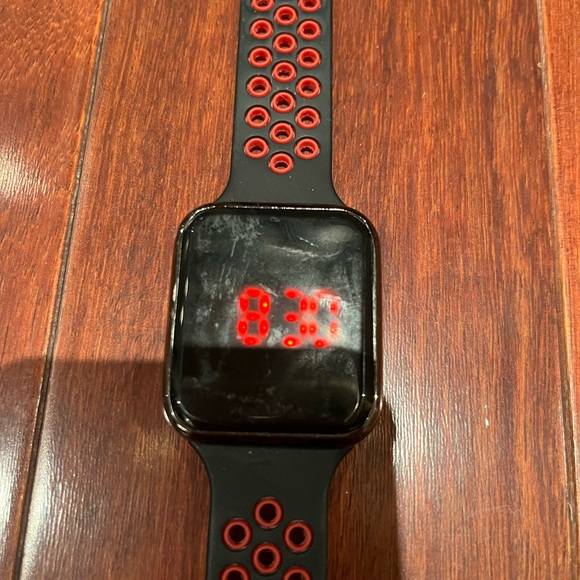 Men’s Tech Watch - Picture 2 of 7